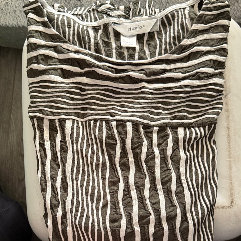 CJ Banks Black and White Textured Top